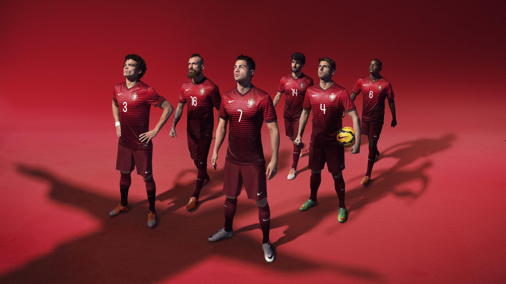 邮报独家，格林伍德低调现身曼彻斯特，与梅努、加纳共同训练引关注